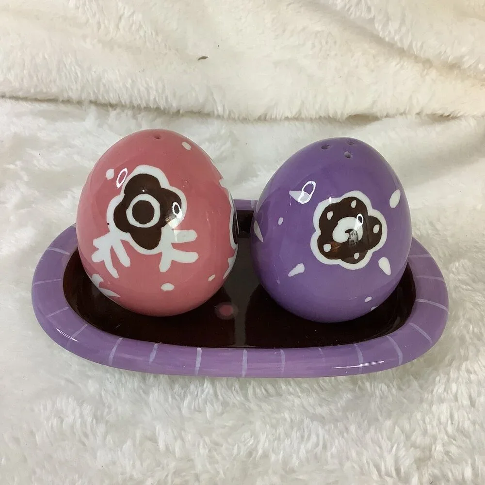 Kirkland‎ Easter Egg Store Salt And Pepper Shaker Set 6” X 3.5” X 2 5/8” In Box